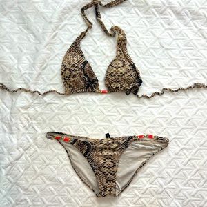 VIX Paula Hermanny bikini. Snakeskin print/coral accents. Size M. Good